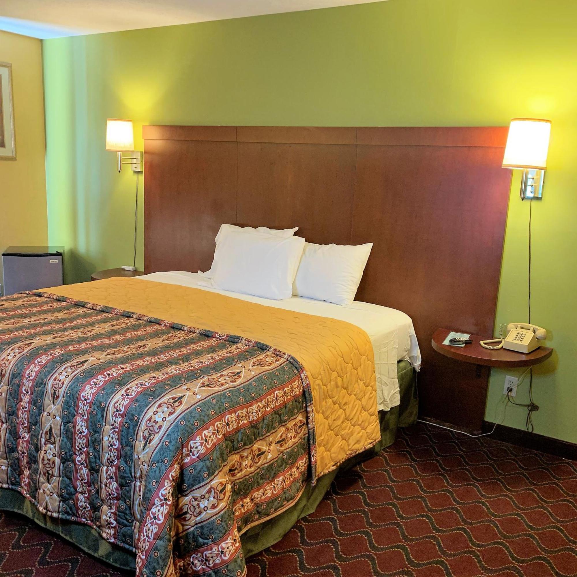 Patriot Inn Spencer Bagian luar foto