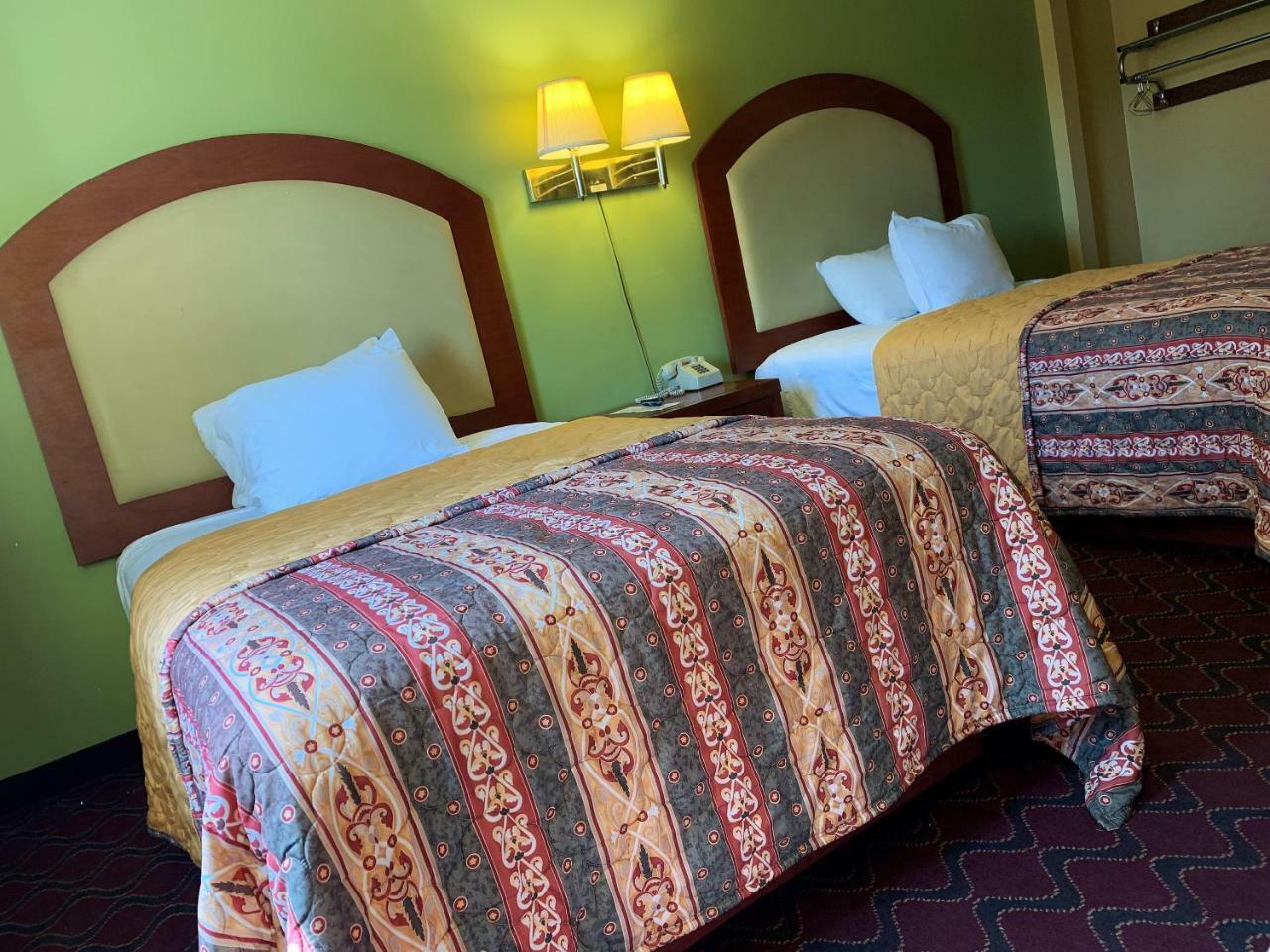 Patriot Inn Spencer Bagian luar foto
